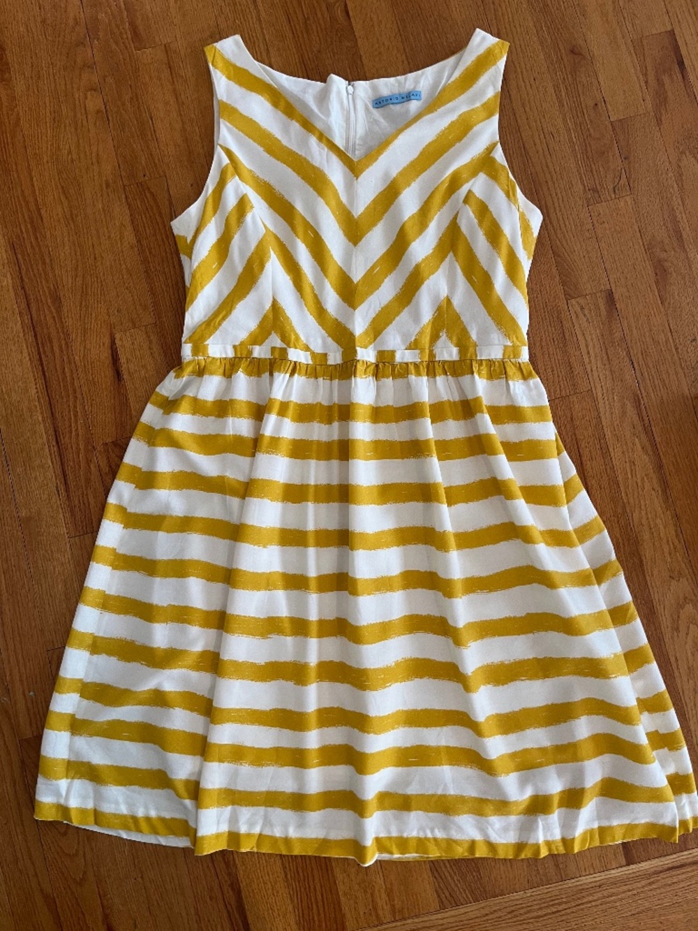 Antonio Melani Yellow White Chevron Striped Sleeveless V-Neck Dress Size 14